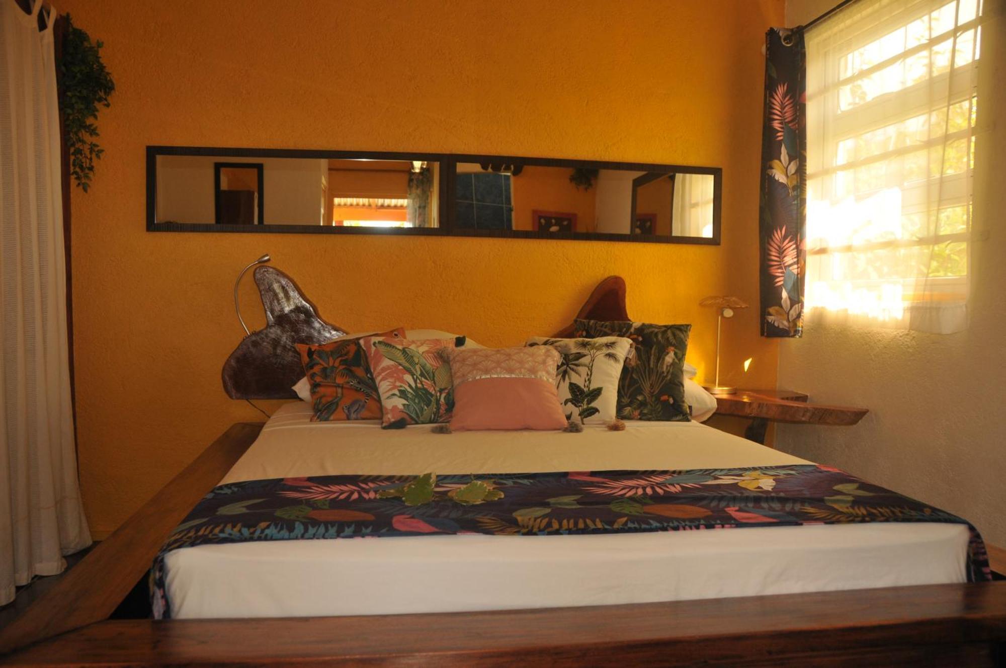 Mango Island Lodges Saint Joseph Buitenkant foto