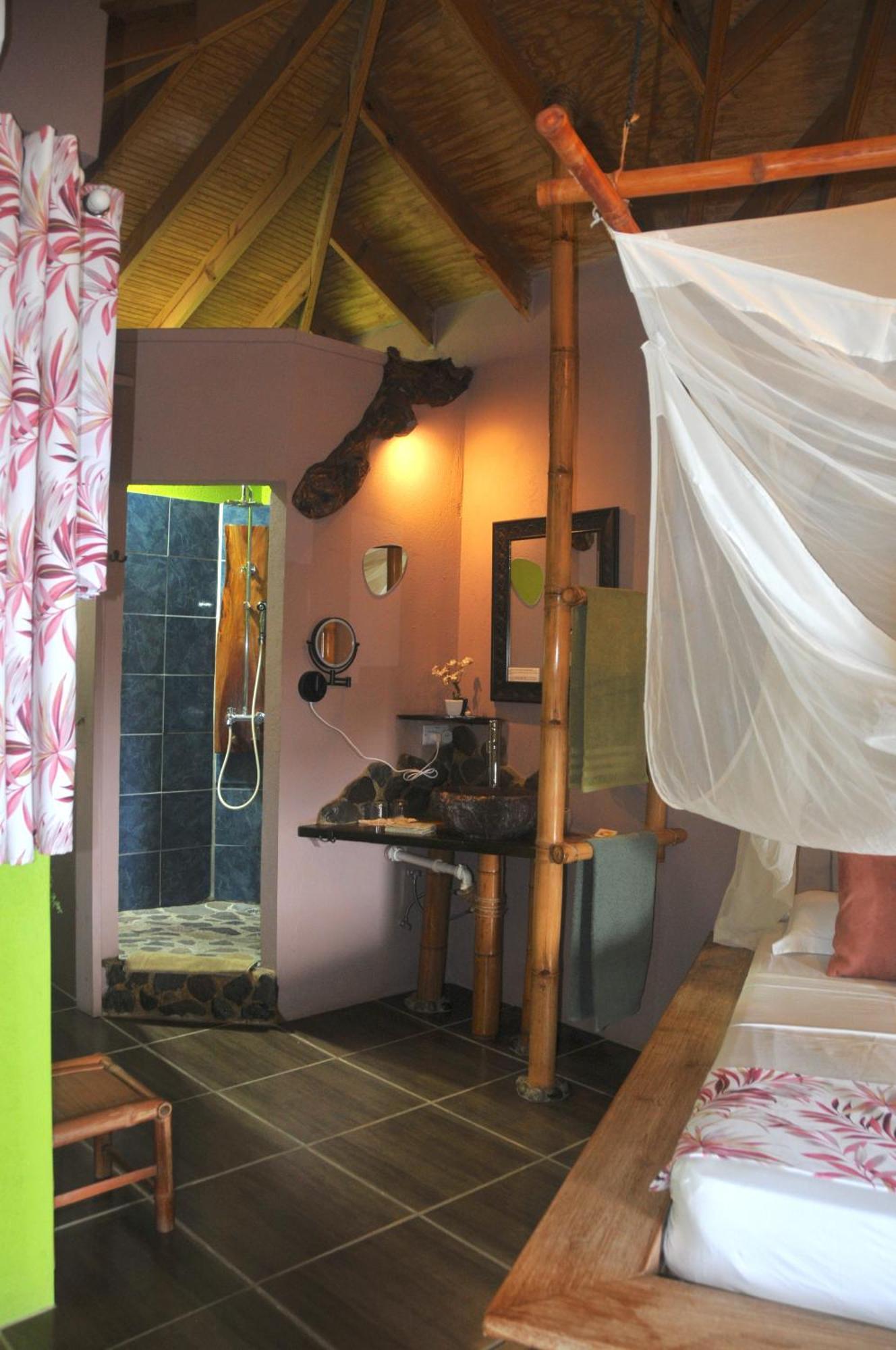 Mango Island Lodges Saint Joseph Buitenkant foto
