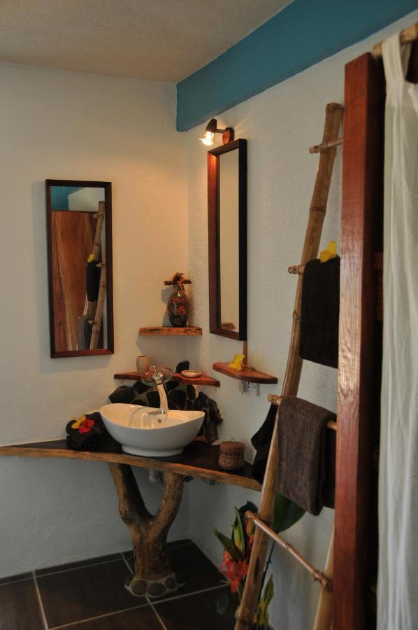 Mango Island Lodges Saint Joseph Buitenkant foto